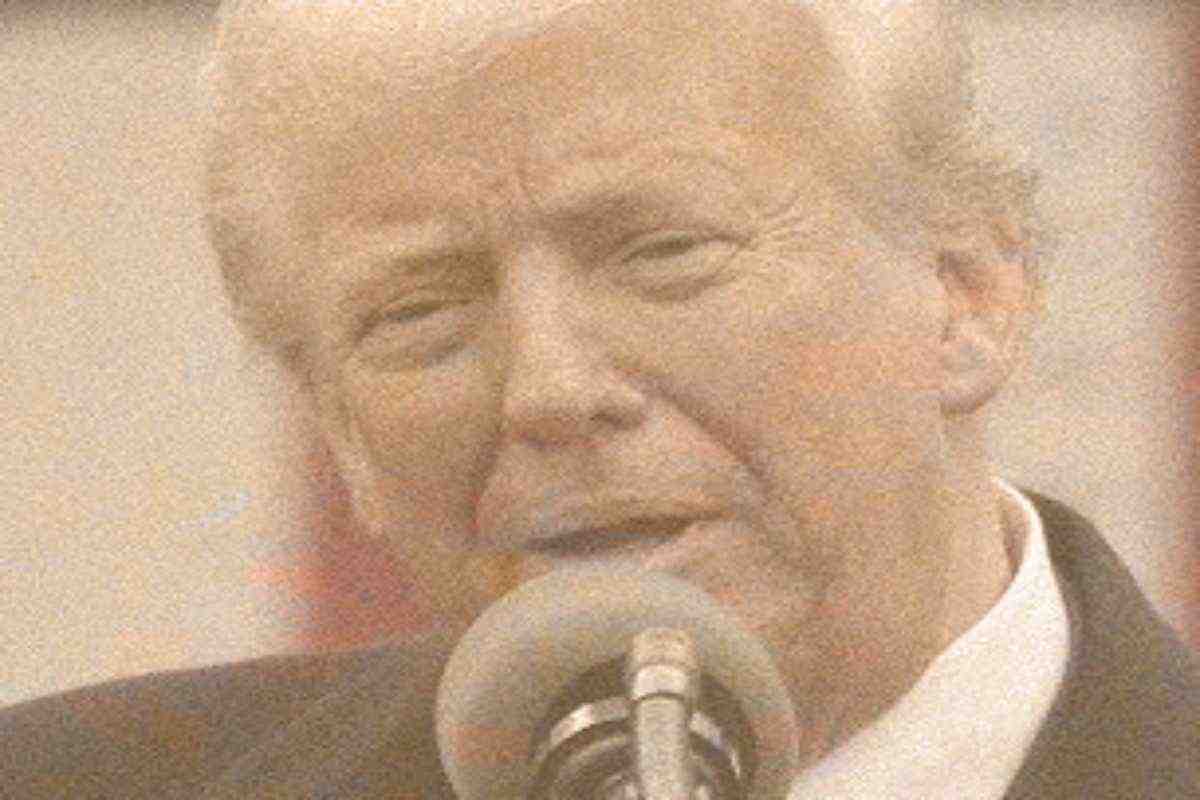 Un'immagine sbiadita di Trump